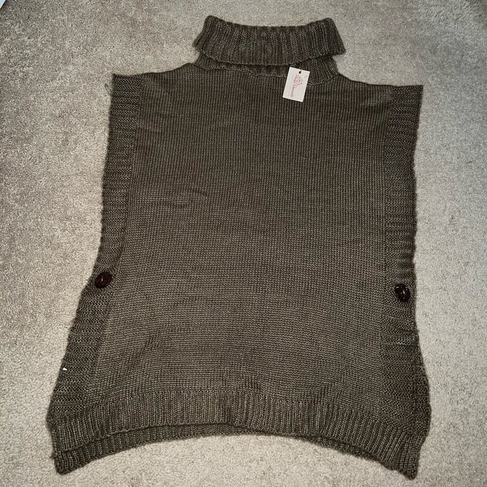 Paige Danielle Sweater Poncho - New with Tags - One Size - Brown